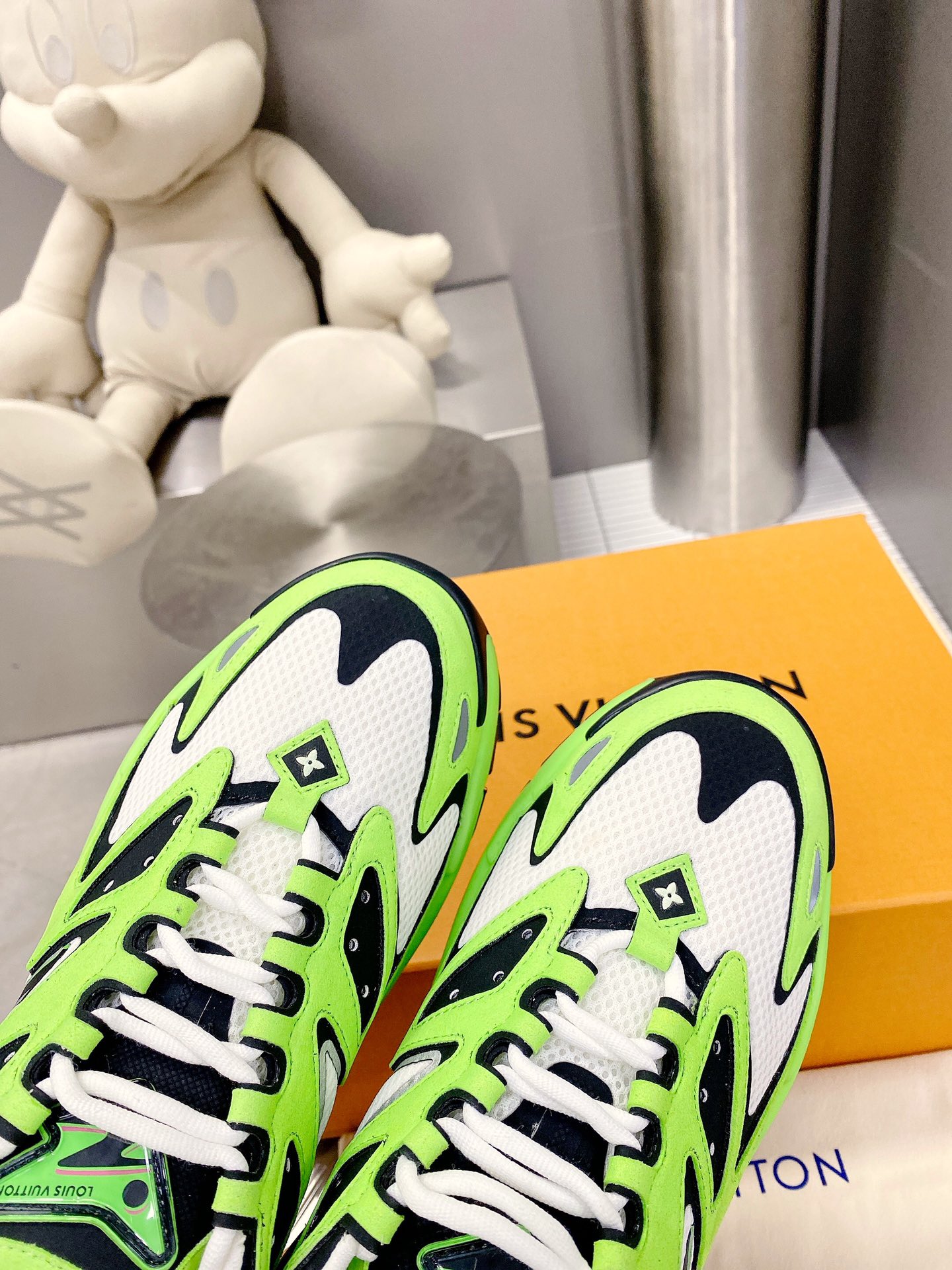 L0vis Vuittion LV Runner Tatic Sneaker Green For Men LV 1A9JER