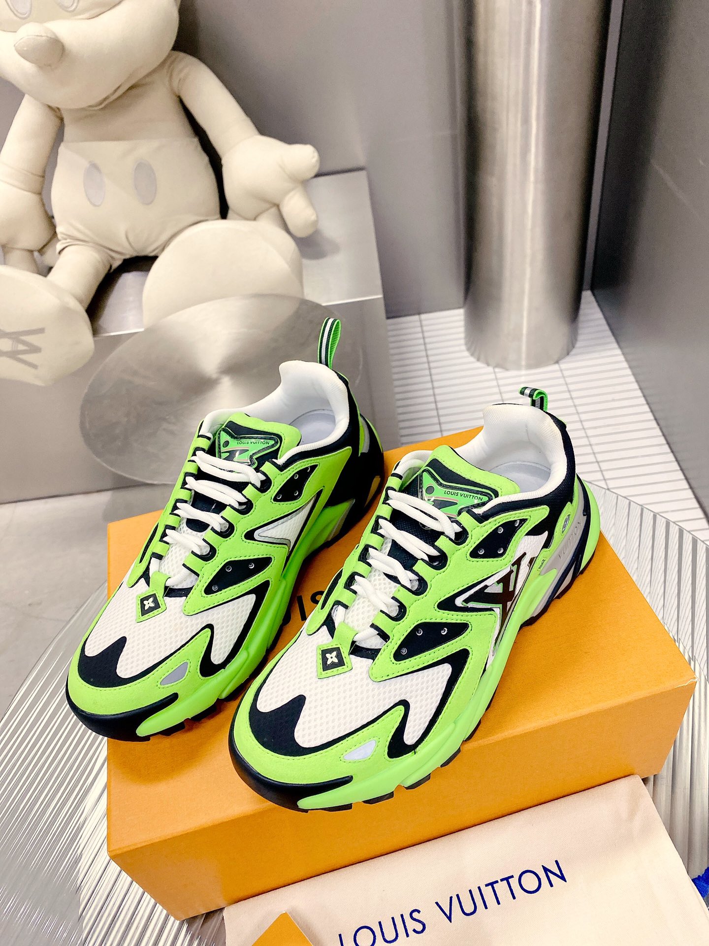 L0vis Vuittion LV Runner Tatic Sneaker Green For Men LV 1A9JER