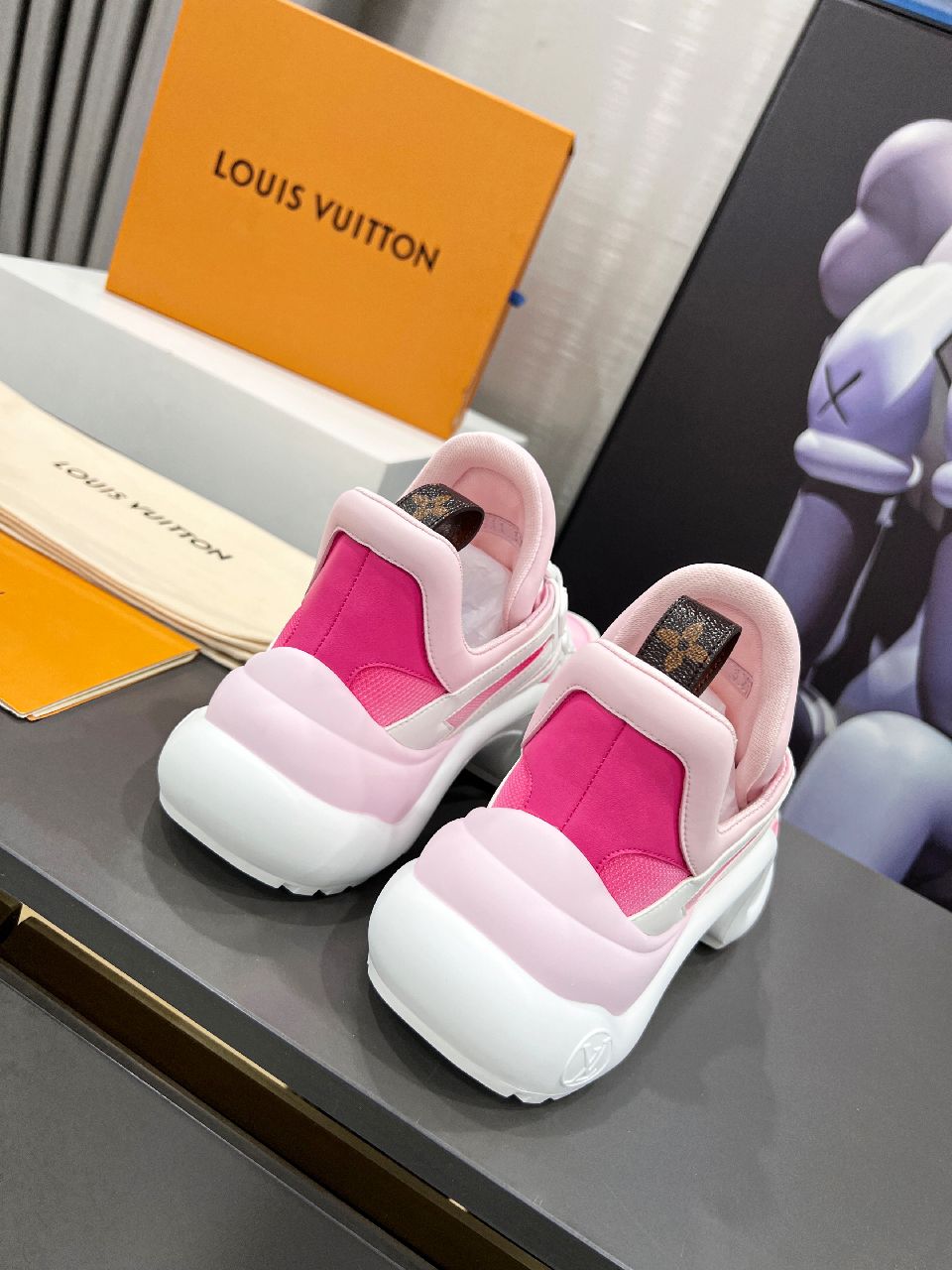 L0vis Vvtt0n Women’s LV Archlight Sneaker Pink For Women LV 1A9RUV