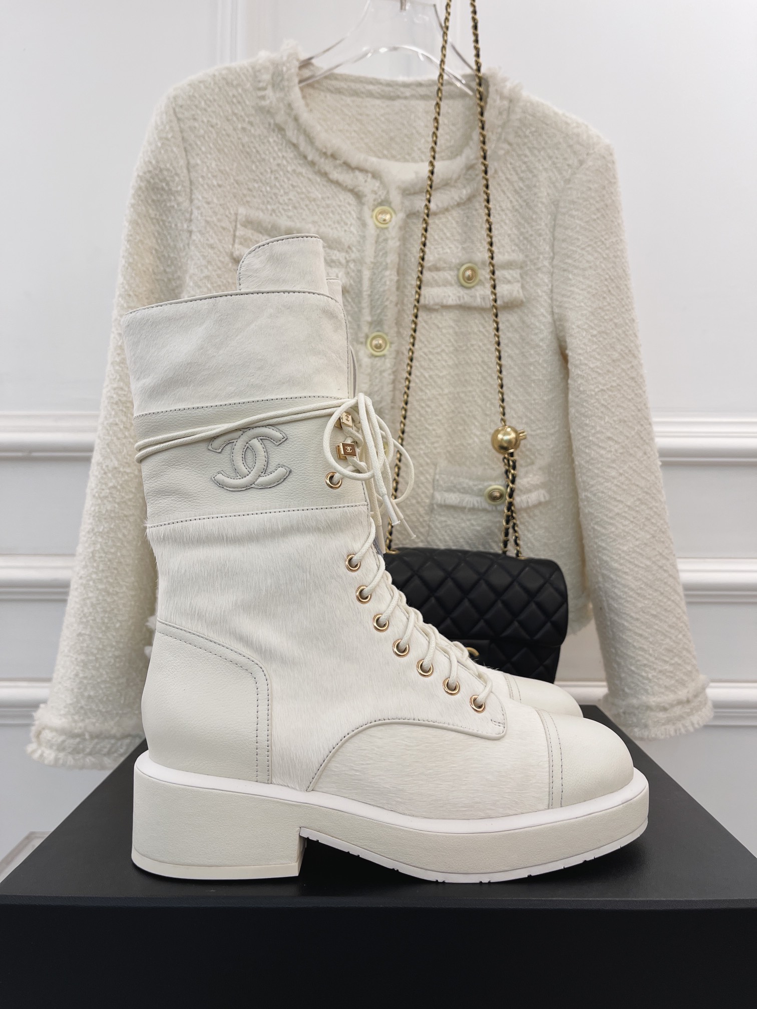 Ch**el Women’s Lace-Ups White For Women G39506 Y56127 K4955