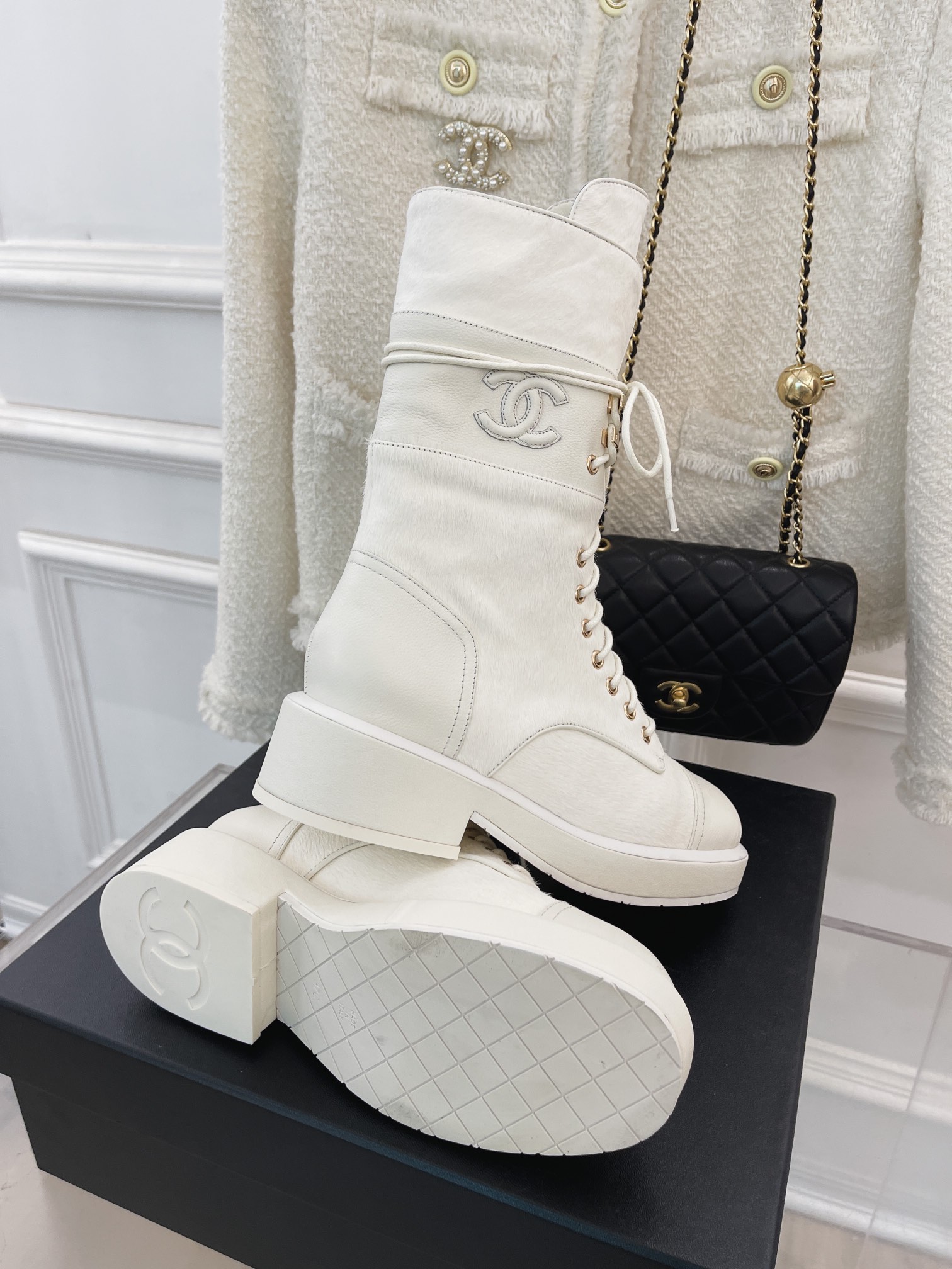 Ch**el Women’s Lace-Ups White For Women G39506 Y56127 K4955