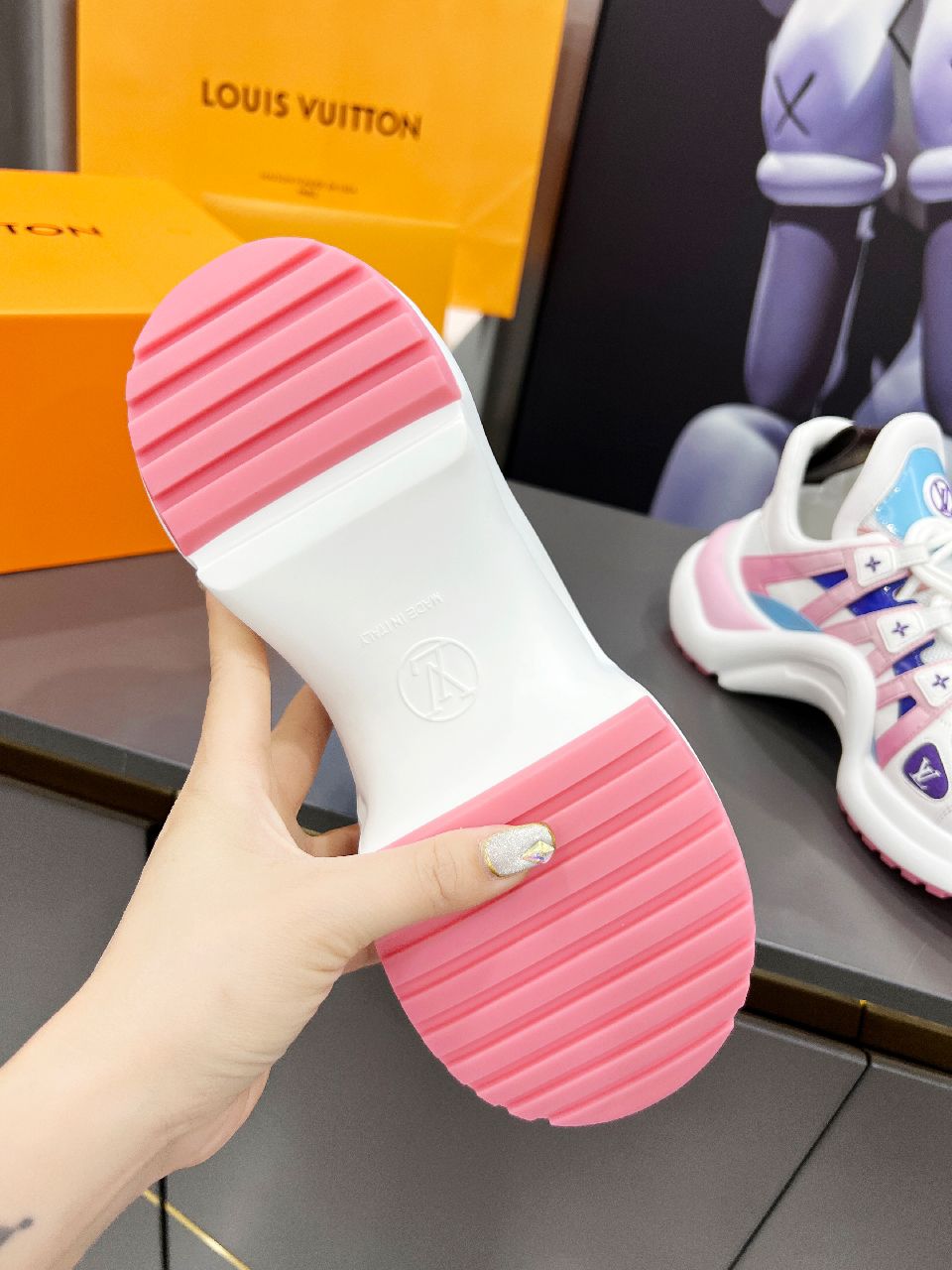 L0vis Vvtt0n Women’s LV Archlight Sneaker Pink And Blue For Women LV