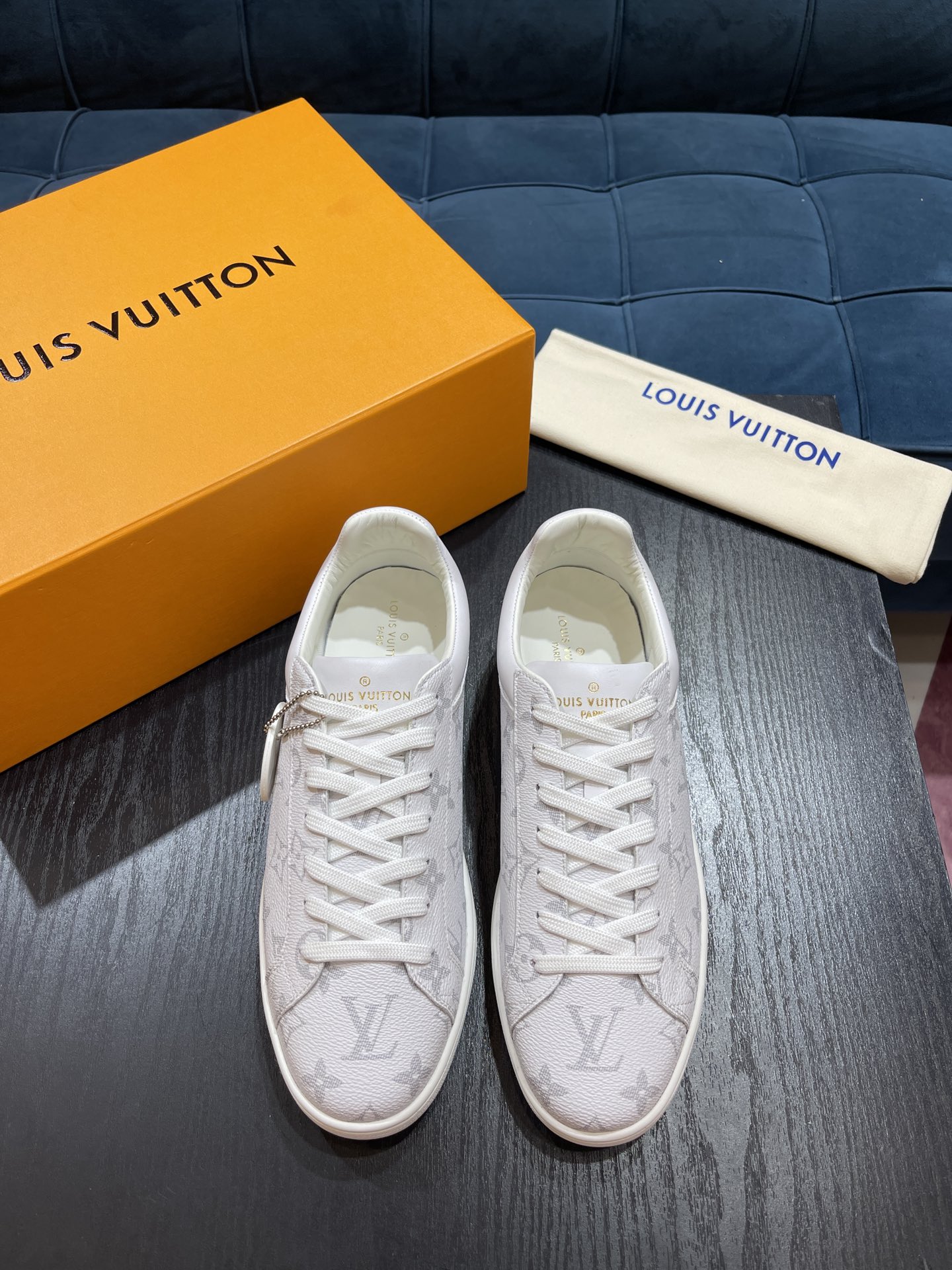 L0vis Vuittion LV Runner Tatic Sneaker White For Men LV 1A8UZ4