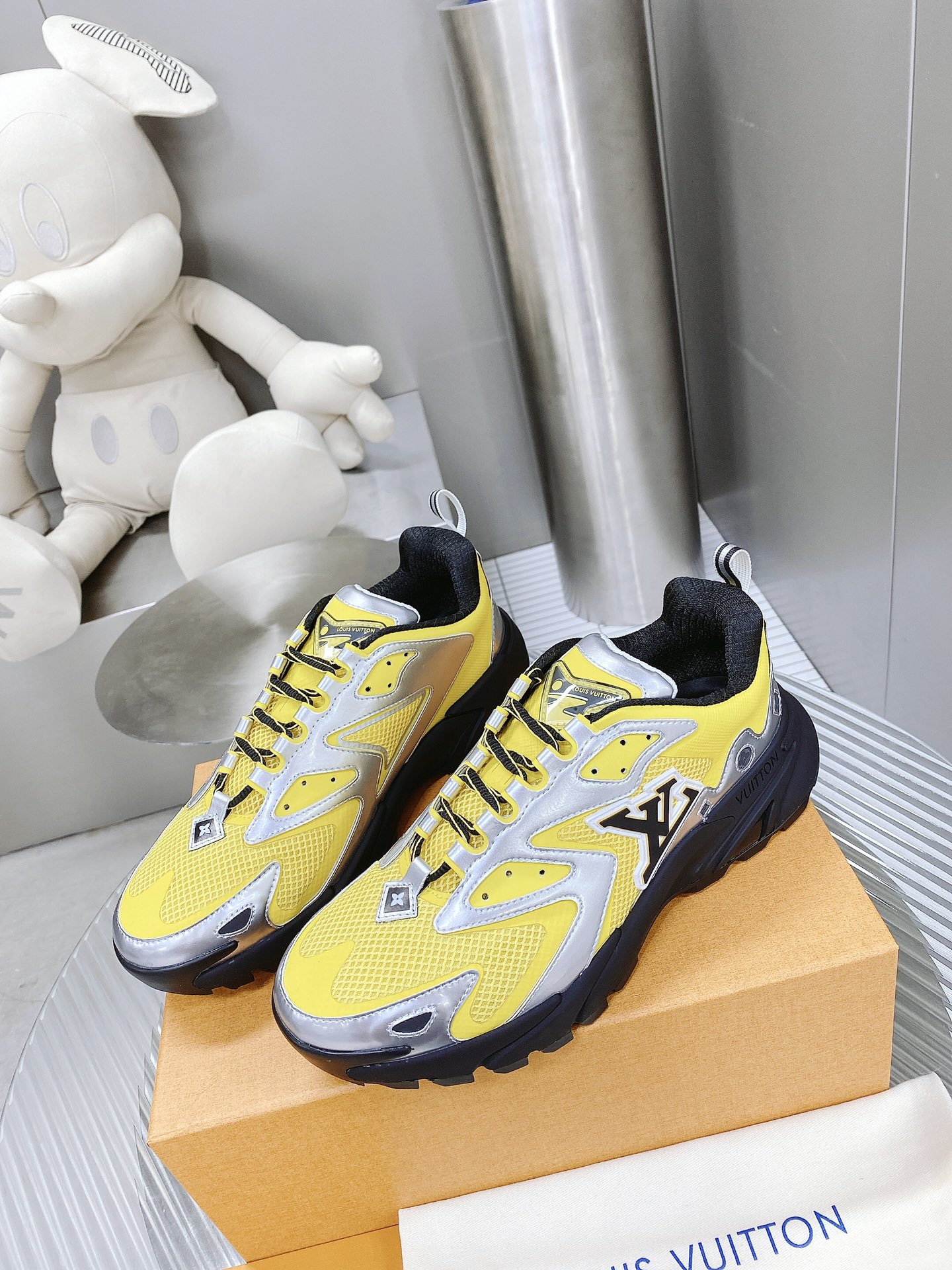 L0vis Vuittion LV Runner Tatic Sneaker Yellow For Men LV 1AA3A8