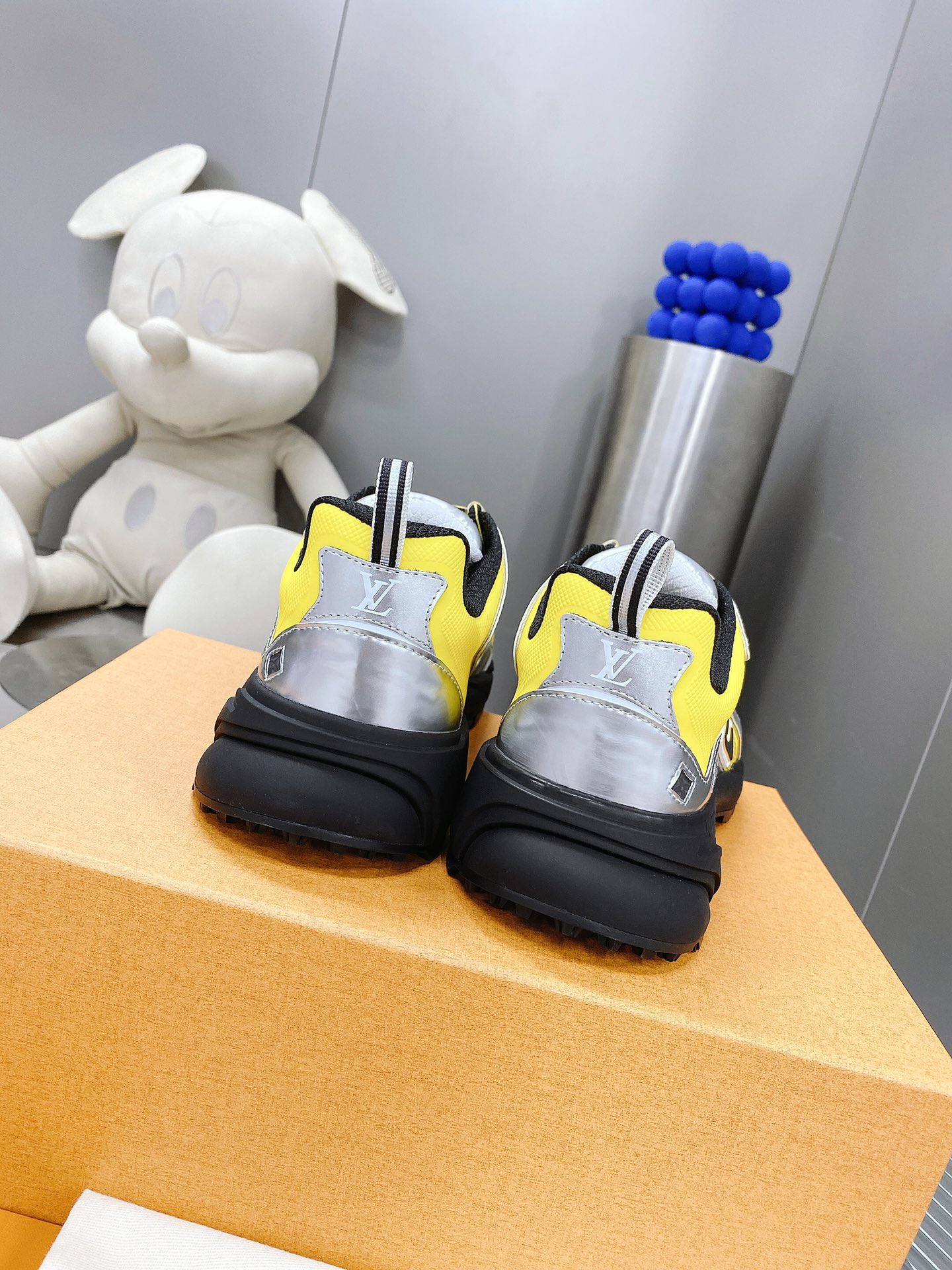 L0vis Vuittion LV Runner Tatic Sneaker Yellow For Men LV 1AA3A8