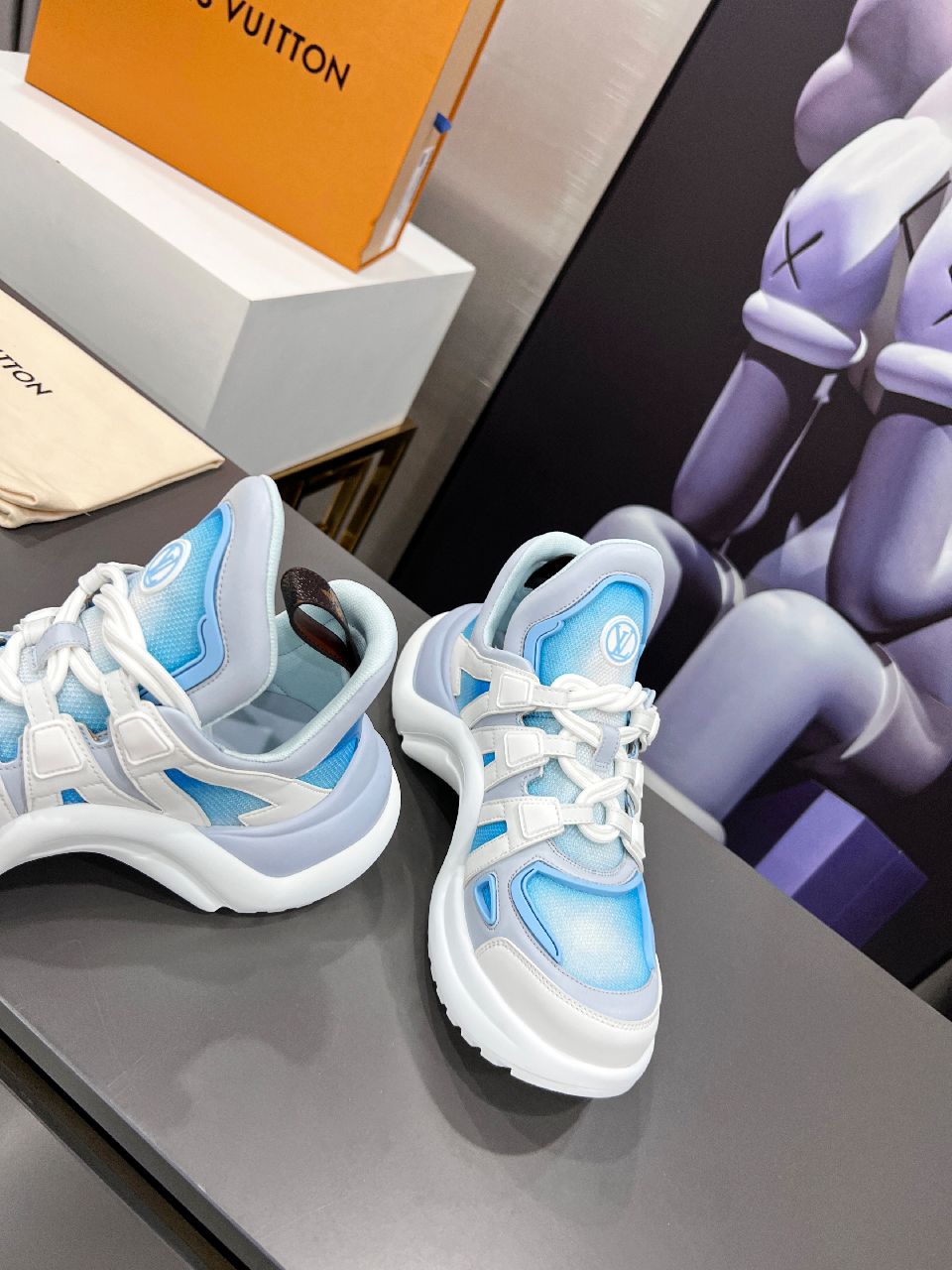 L0vis Vvtt0n Women’s LV Archlight Sneaker Blue For Women LV 1A9RVB