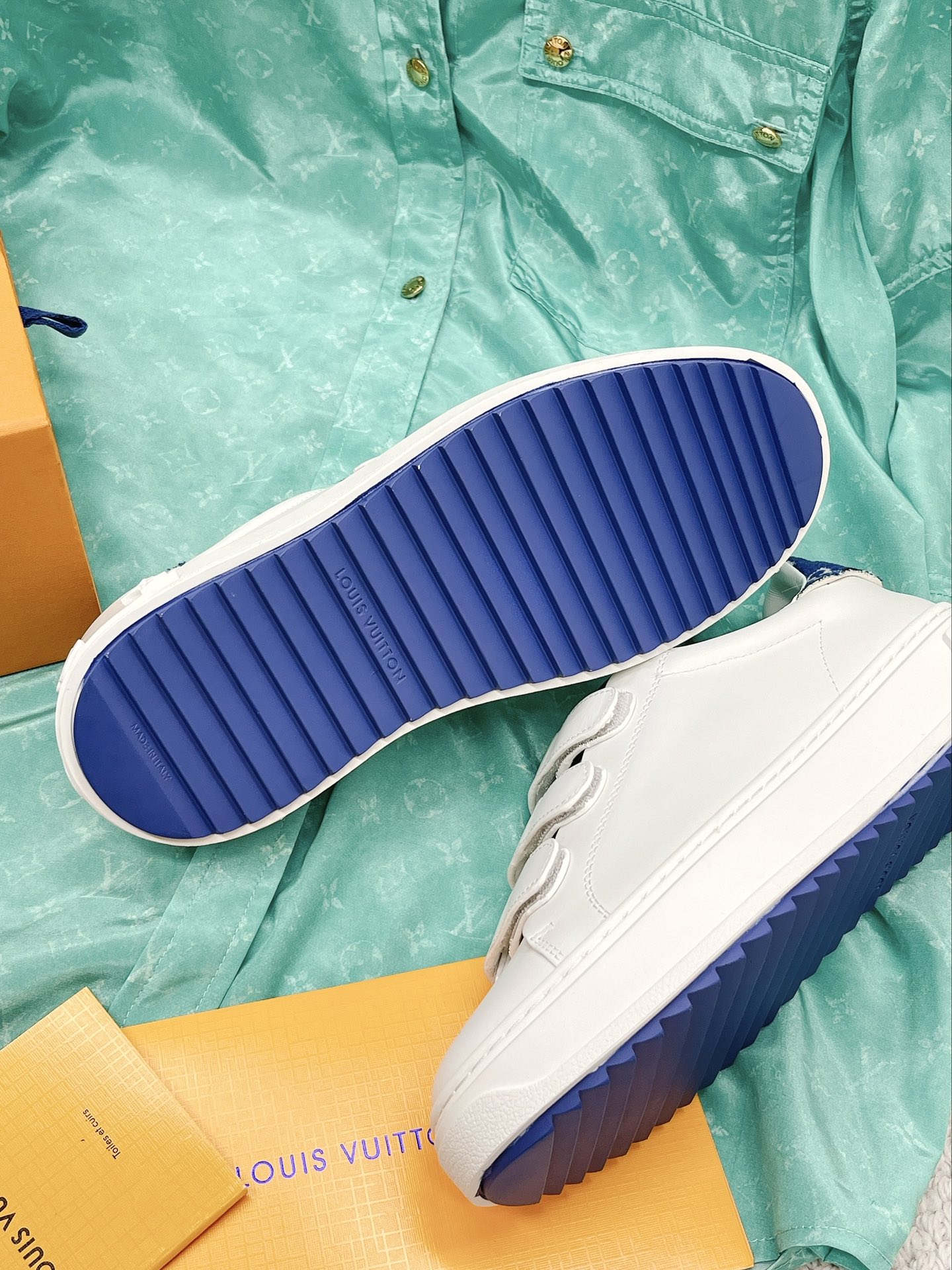 L0vis Vvtt0n Women’s Time Out Sneaker Blue For Women LV 1AADQ0