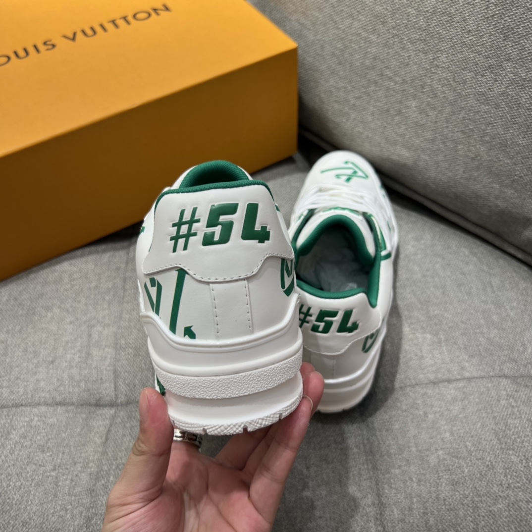 L0vis Vvtt0n LV Trainer Sneaker Green For Men LV 1AAGXN