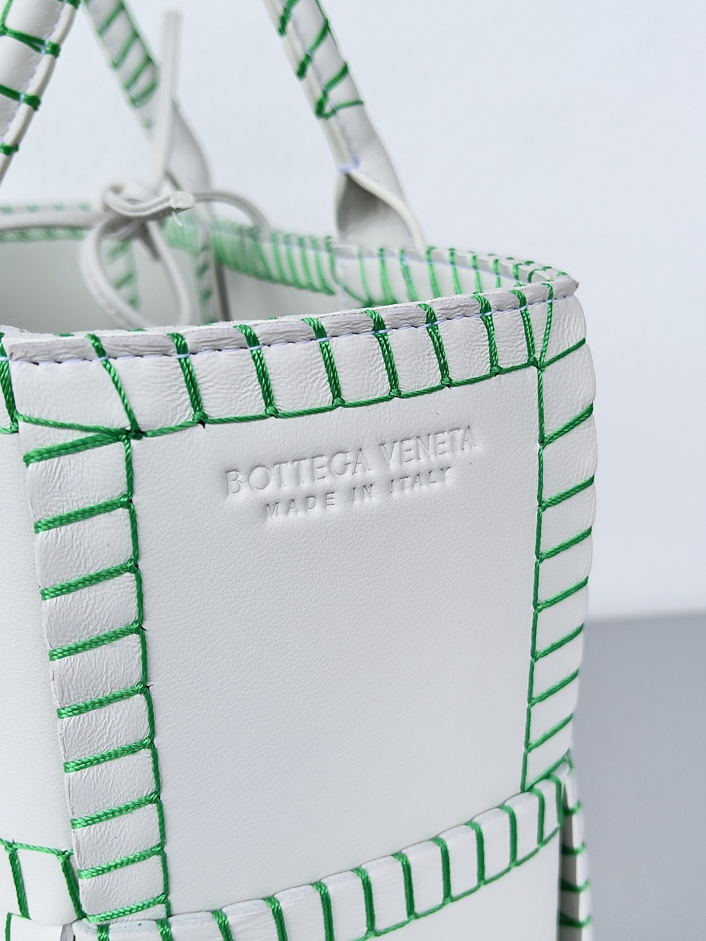 B0tt*ga Ven*ta Small Arco Tote Bag White, For Women, Women’s Bags 11.8in/30cm