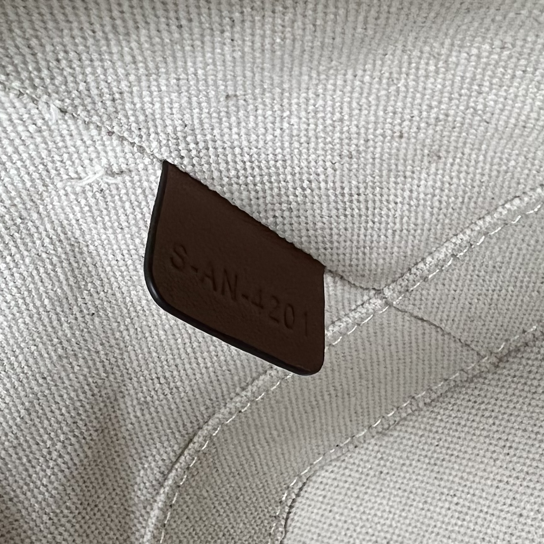 Ce1i*e Small Bucket Cuir Triomphe In Textile Natural / Tan For Women 9in/22cm 198242EFL.02NT