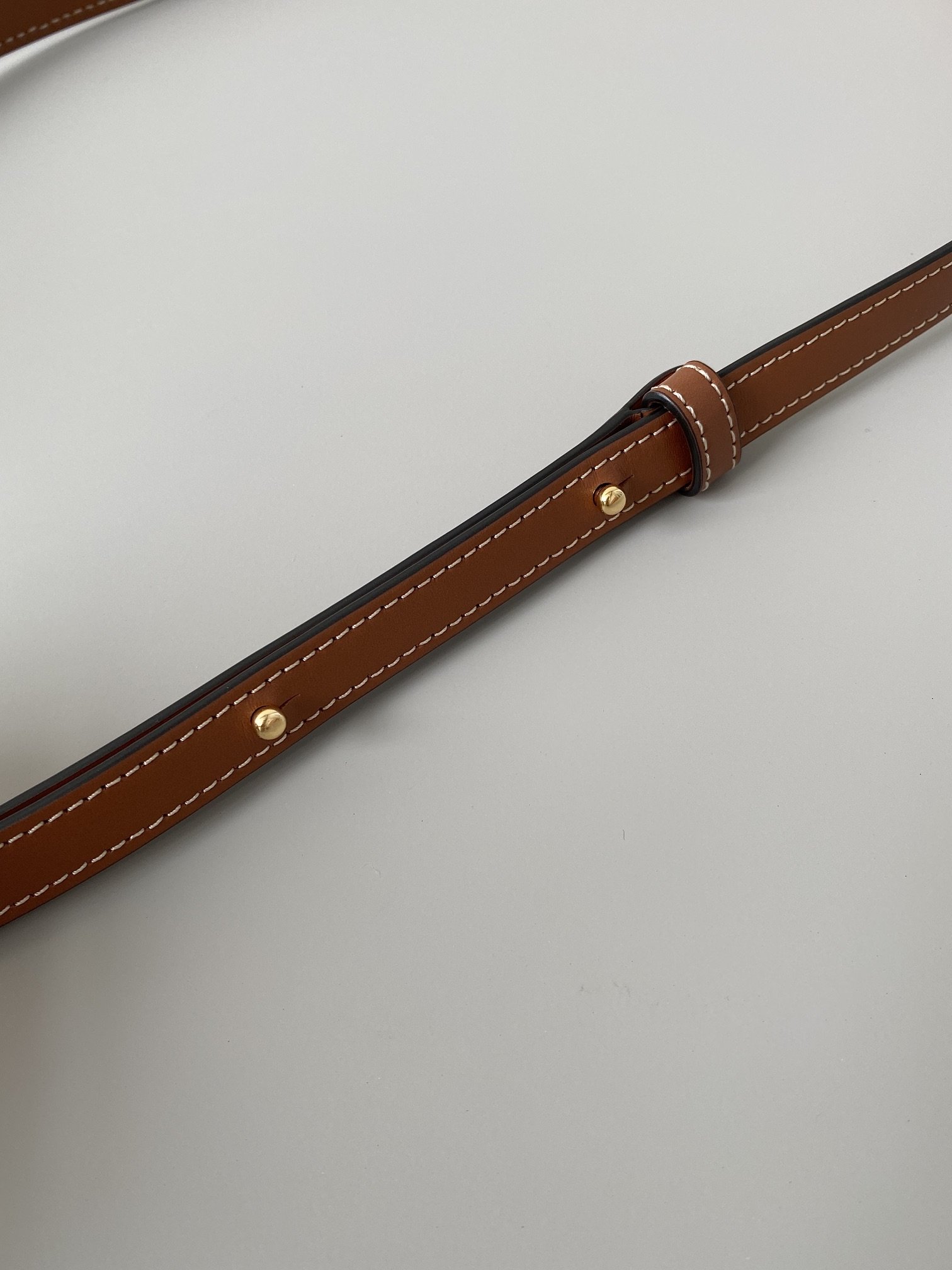 Ce1i*e Crossbody Oval Purse Cuir Triomphe Brown For Women 6in/16cm 10I703DPQ.04LU